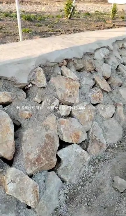 黑龙江省佳木斯市富锦市上街基镇诚信村 惠民项目”疑似豆腐渣工程，村镇两级回应